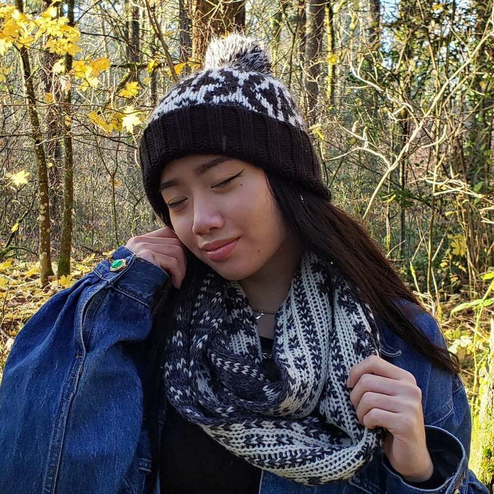 Matching Winter Knit Beanie & Scarf Set ✨